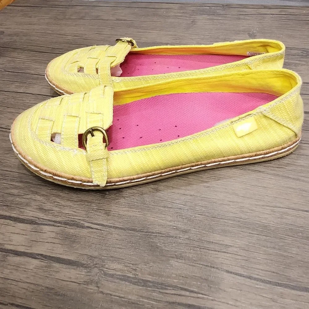 ❤️2/$18 Skechers Tone ups Finish Yellow Slip-on Round Toe Flat Shoes 8.5